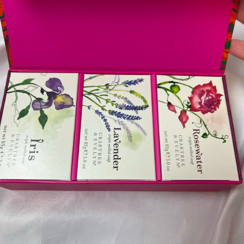 Crabtree & Evelyn 3 Piece Soap Gift Set NIB